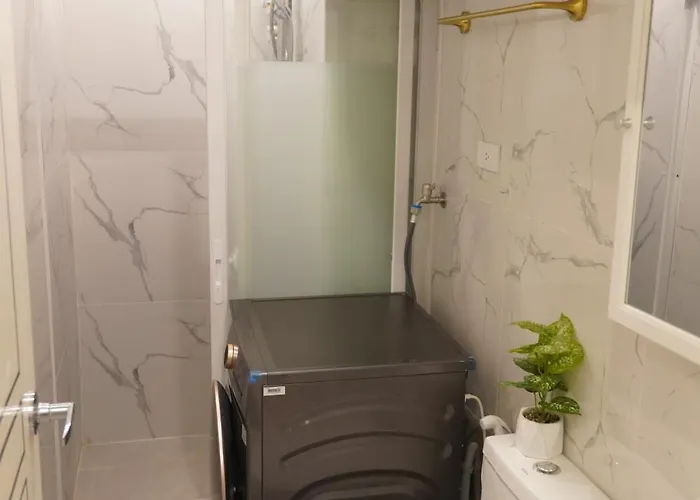 2br With Balcony, Near Naia 1,2,3 Bellavistaatfieldresidence Apartment Manila