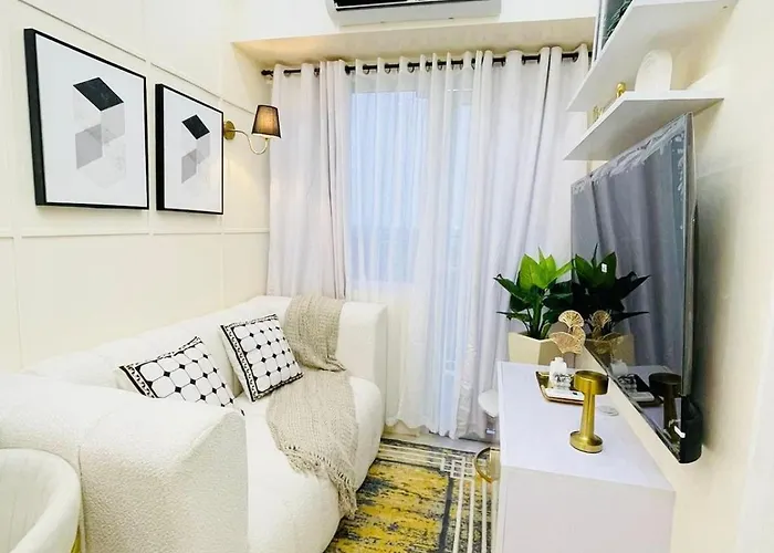 Apartment 2br With Balcony, Near Naia 1,2,3 Bellavistaatfieldresidence Manila